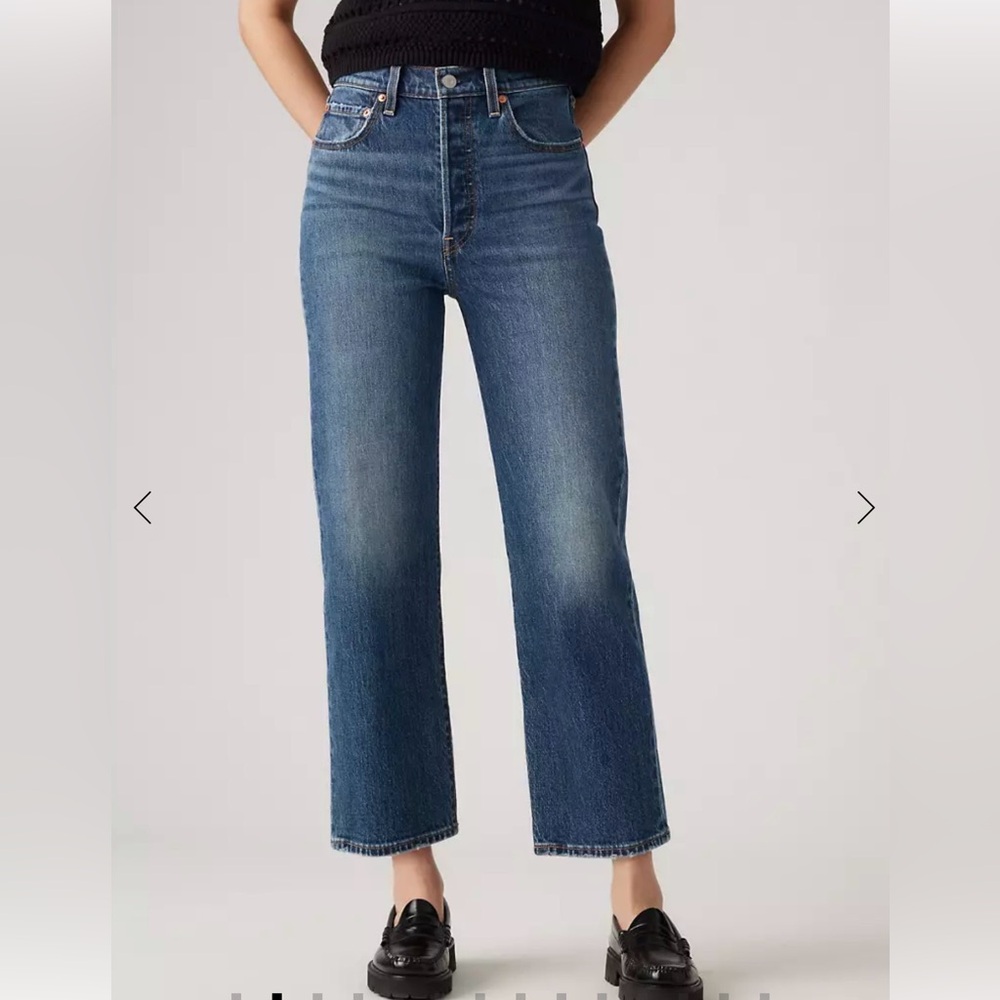 Levi’s Ribcage Ankle Straight Jeans, Size 26